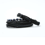 Heren brede armband in donkere natuurkleuren. Gemaakt van kralen, metaal, touw en leer. 2