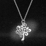 Damesketting van roestvrij staal. Tree of life, zilverkleurig. Mode, fashion, accessoires.