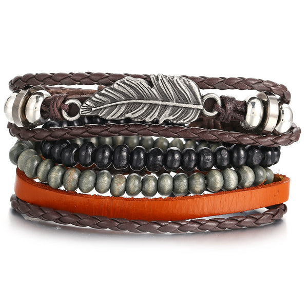 Heren armband bestaande uit 4 delen. Boho stijl. Gemaakt van kralen, metaal, touw en leer.