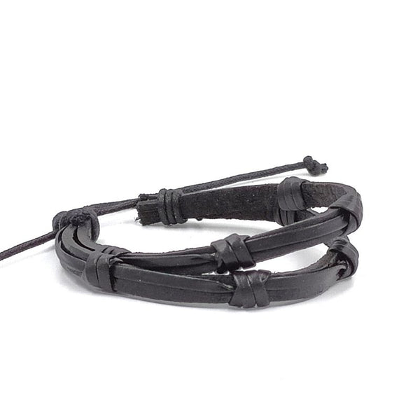 Handgevlochten armband. Gemaakt van leer en touw.  Makkelijk om te doen middels een touwsluiting. In zwart gevlochten leer.